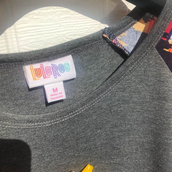 LuLaRoe Randy Stretchy Comfy Casual M Shirt Grey Graphic Sleeve - Picture 4 of 6